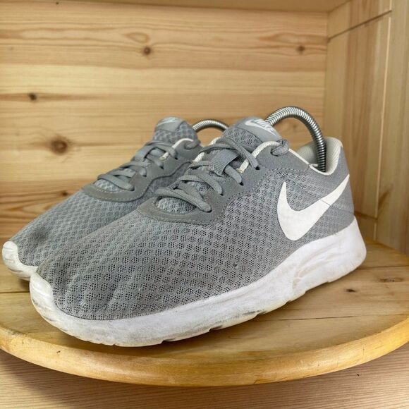 Nike Tanjun 812655-010 Gray White Sneaker Shoes - Picture 3 of 8